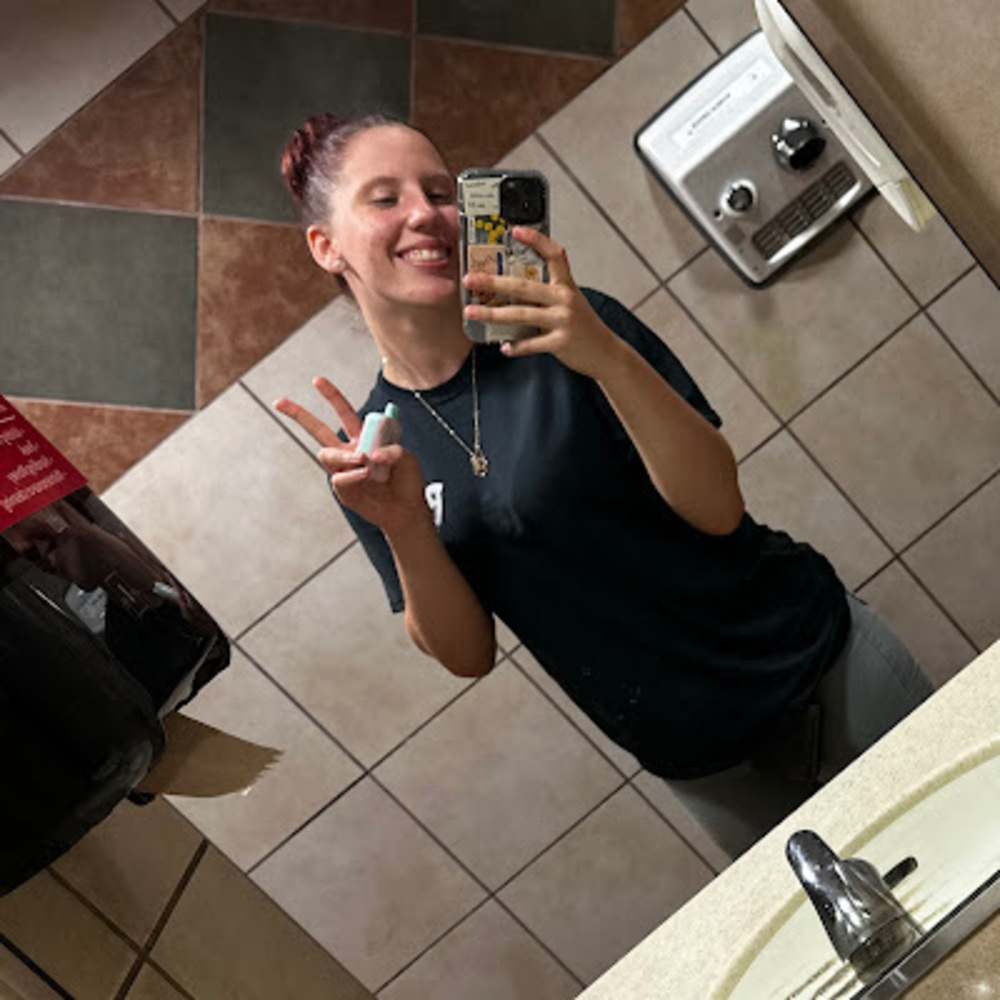 Meet your Posher, Emileigh